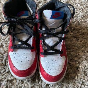 Retro Jordan 5 Sneakers